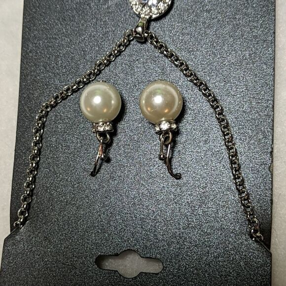Monet Faux Pearl & Crystal Necklace/Earrings  Set - Picture 7 of 8